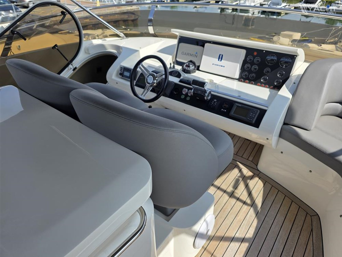 https://arconyachts.ams3.digitaloceanspaces.com/98880/conversions/large_4708271-optimize.jpg