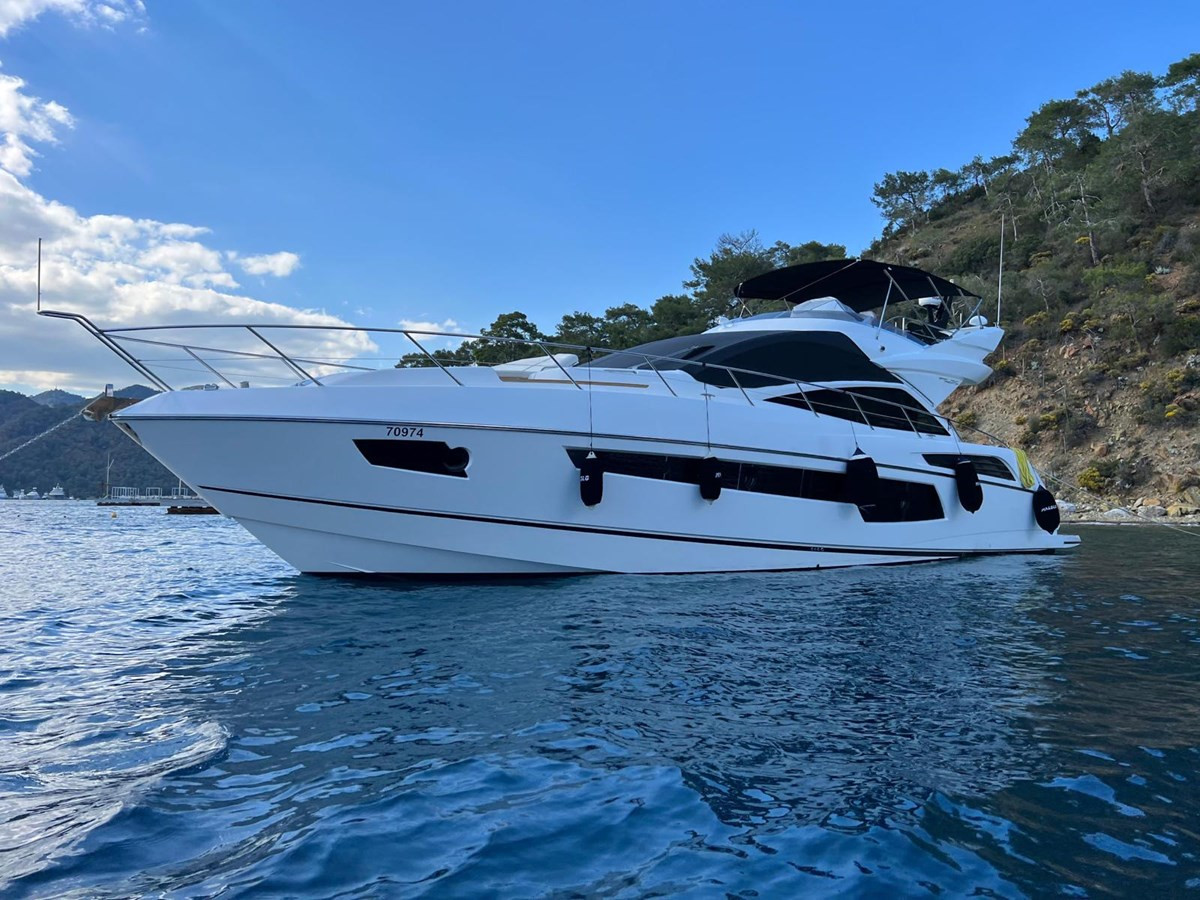 https://arconyachts.ams3.digitaloceanspaces.com/98884/conversions/large_4192216-optimize.jpg