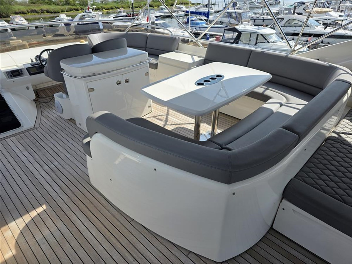 https://arconyachts.ams3.digitaloceanspaces.com/98886/conversions/large_4708273-optimize.jpg