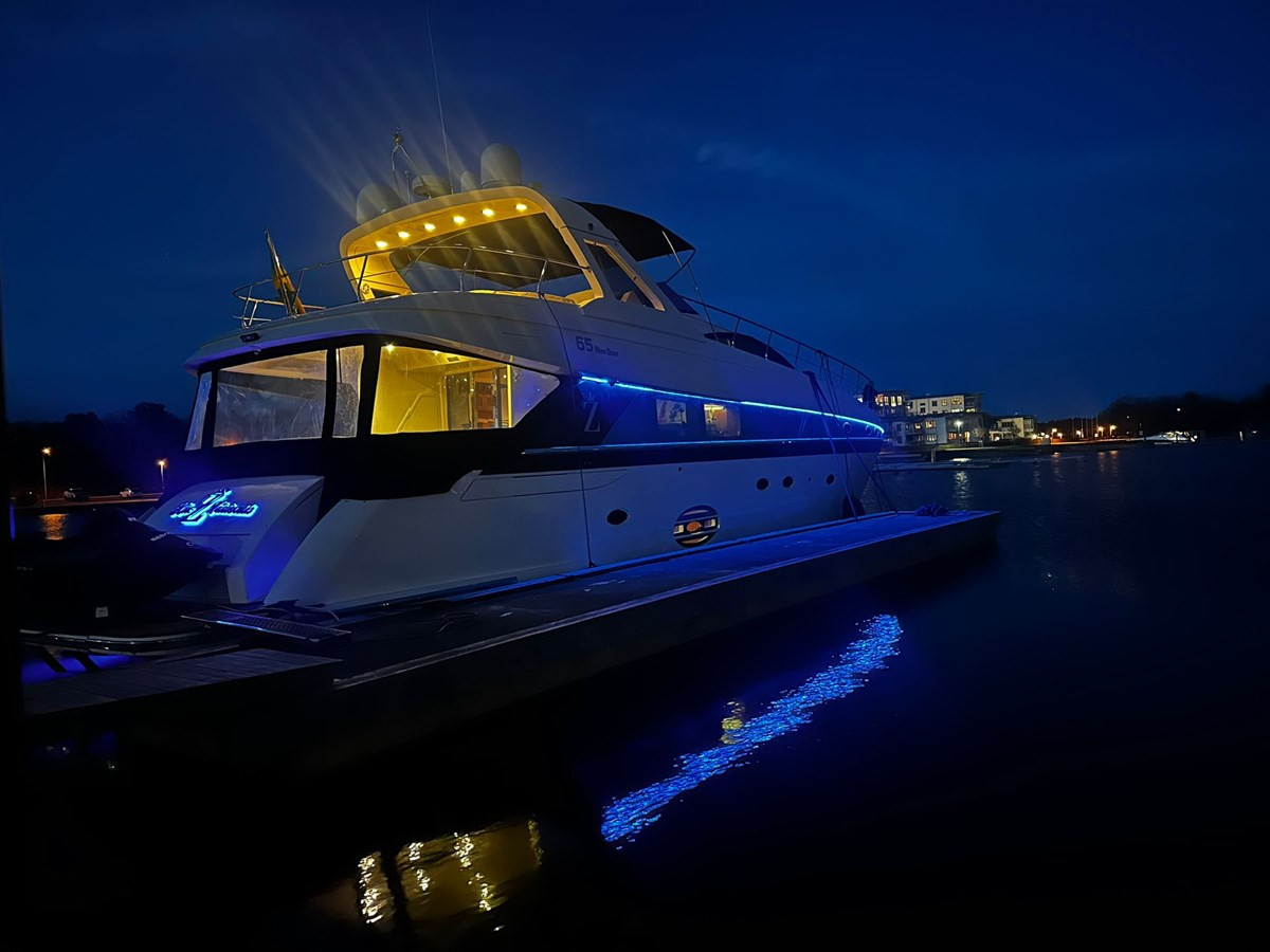 https://arconyachts.ams3.digitaloceanspaces.com/98951/conversions/large_4417311-optimize.jpg