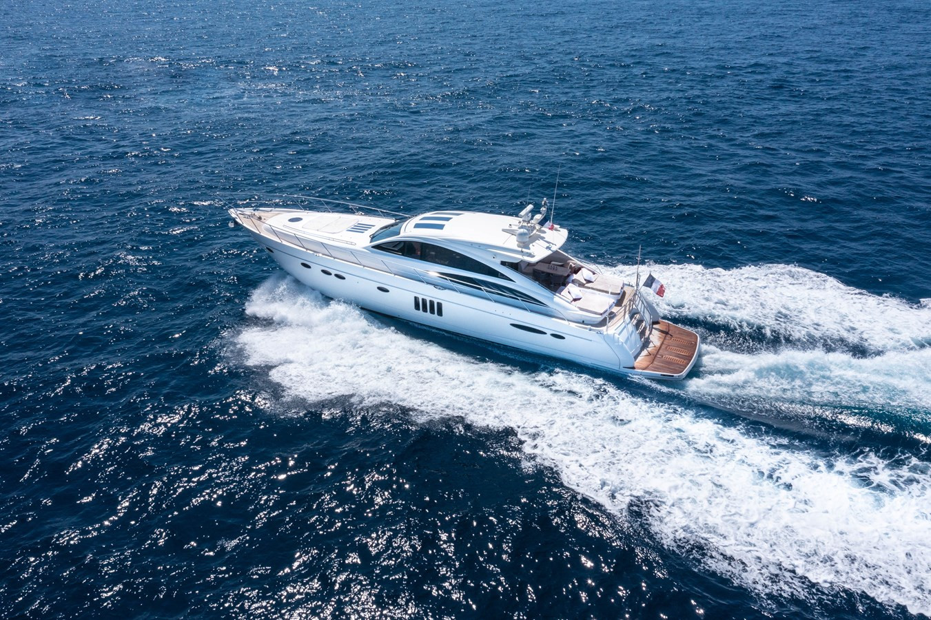 https://arconyachts.ams3.digitaloceanspaces.com/98990/conversions/large_4853754-optimize.jpg