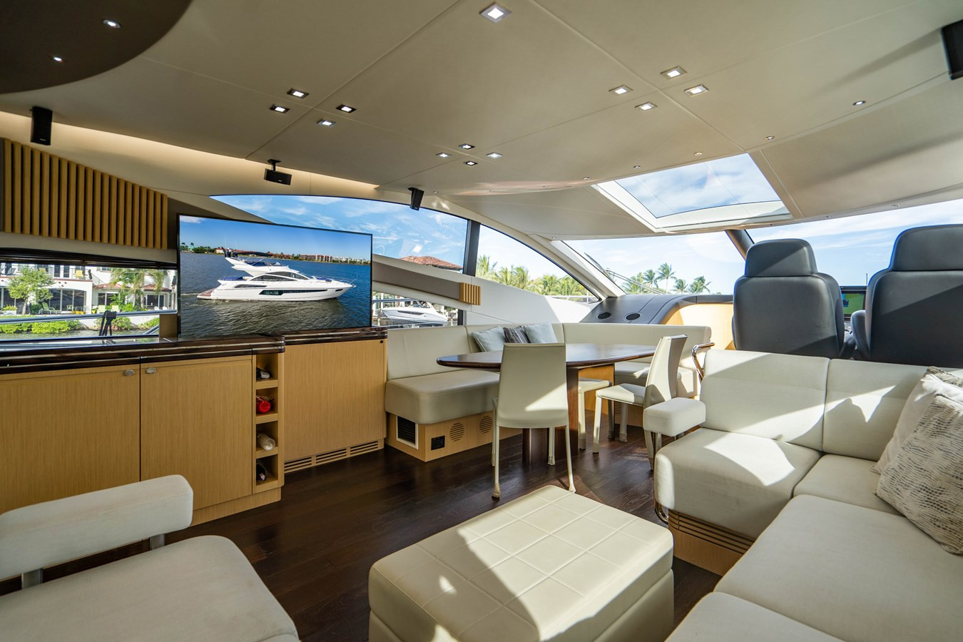 https://arconyachts.ams3.digitaloceanspaces.com/99011/conversions/large_3575490-optimize.jpg