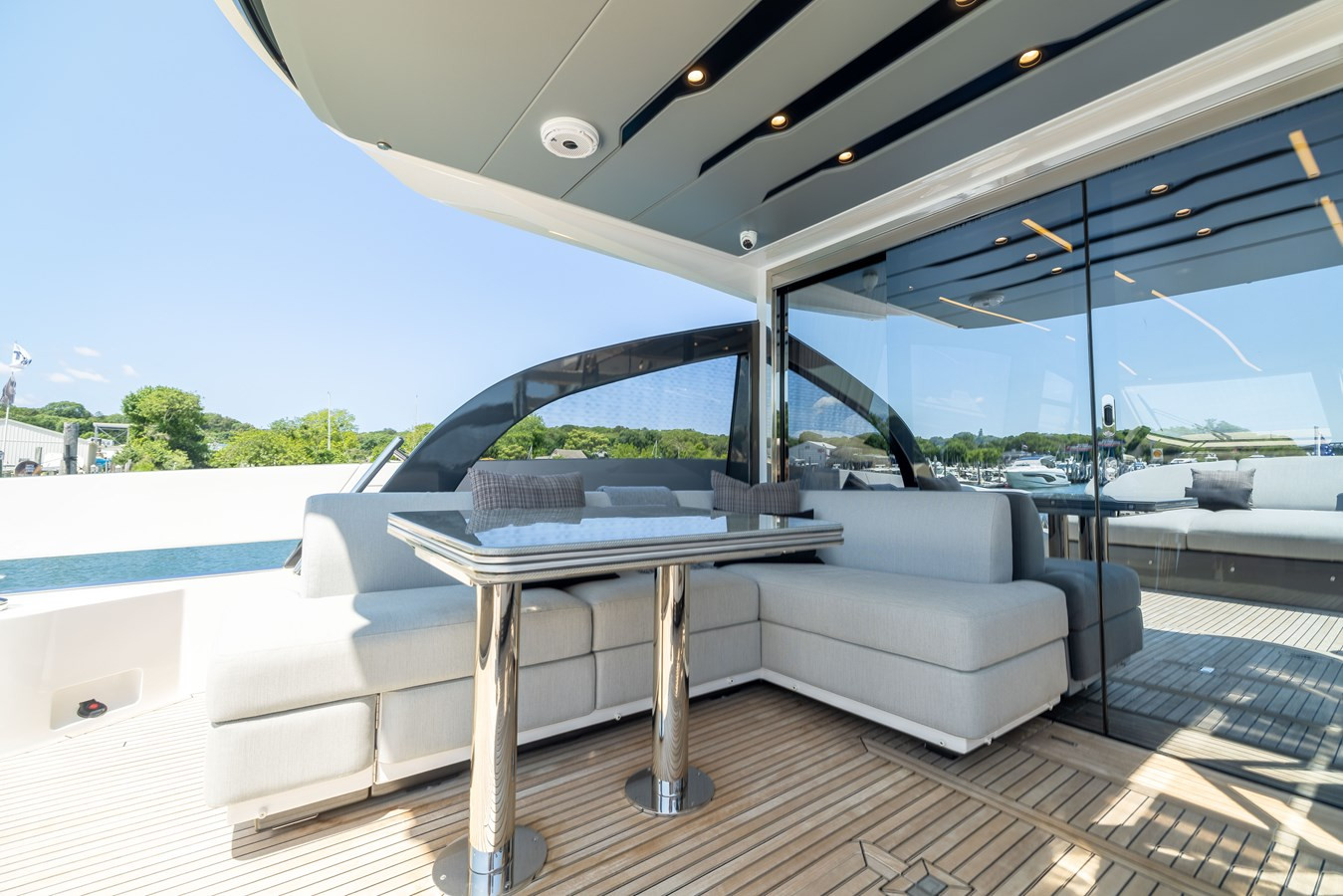 https://arconyachts.ams3.digitaloceanspaces.com/99012/conversions/large_4698173-optimize.jpg