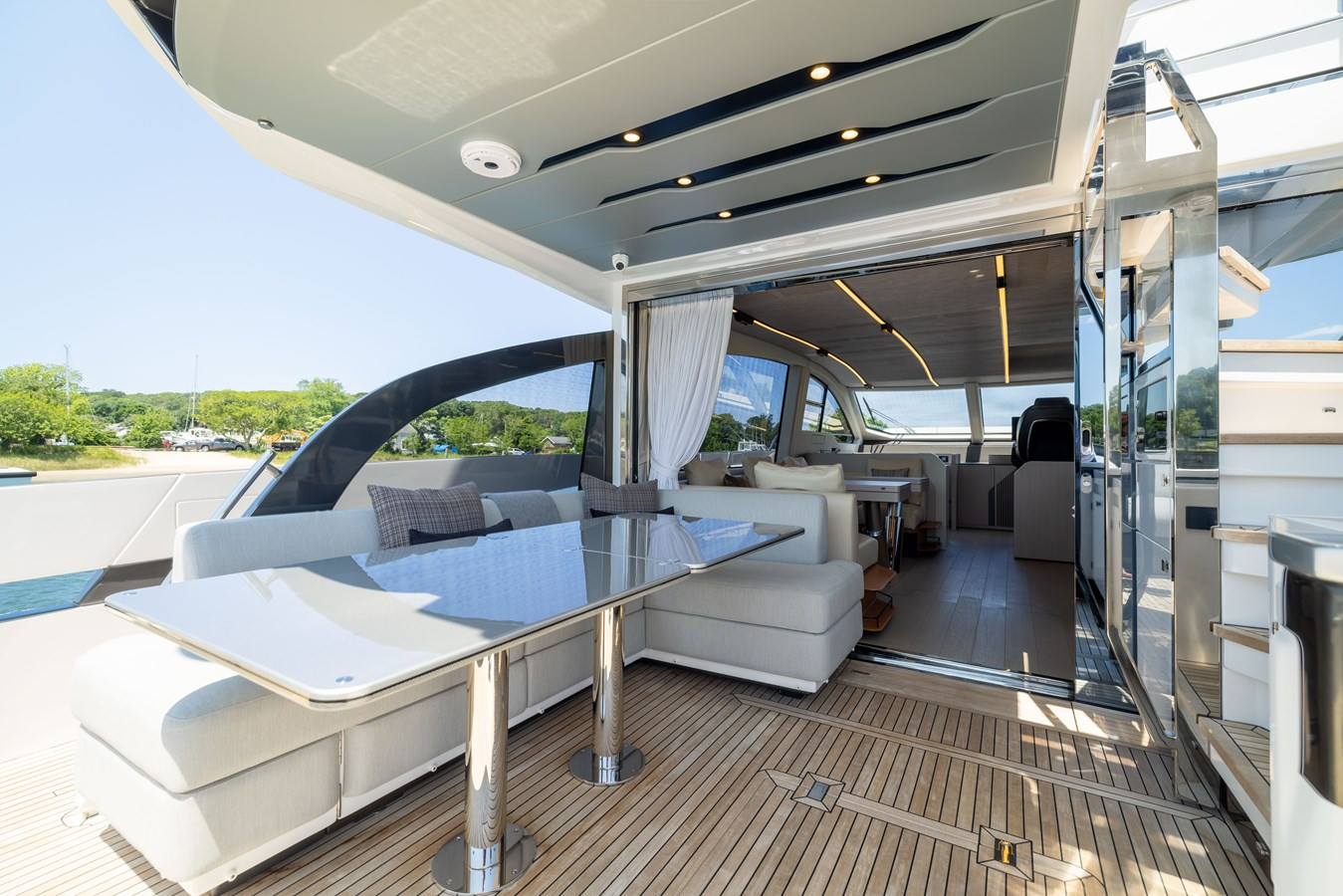 https://arconyachts.ams3.digitaloceanspaces.com/99035/conversions/large_4698618-optimize.jpg