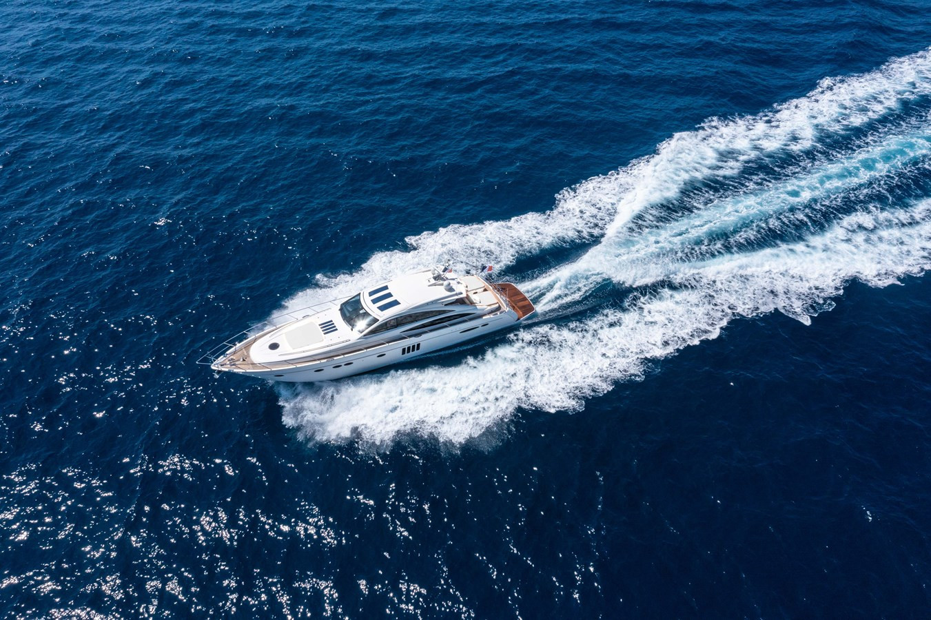 https://arconyachts.ams3.digitaloceanspaces.com/99046/conversions/large_4853756-optimize.jpg