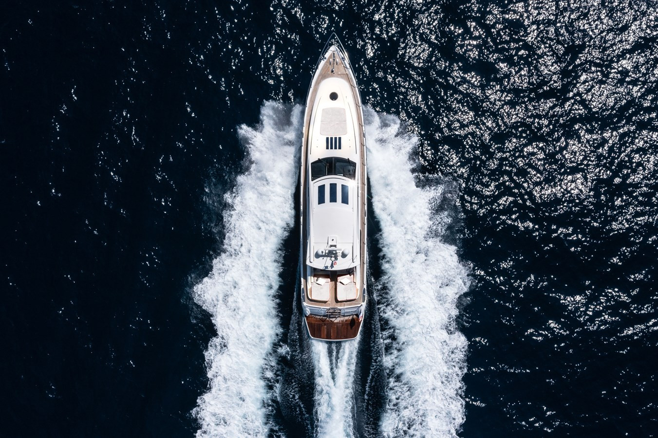https://arconyachts.ams3.digitaloceanspaces.com/99052/conversions/large_4853758-optimize.jpg