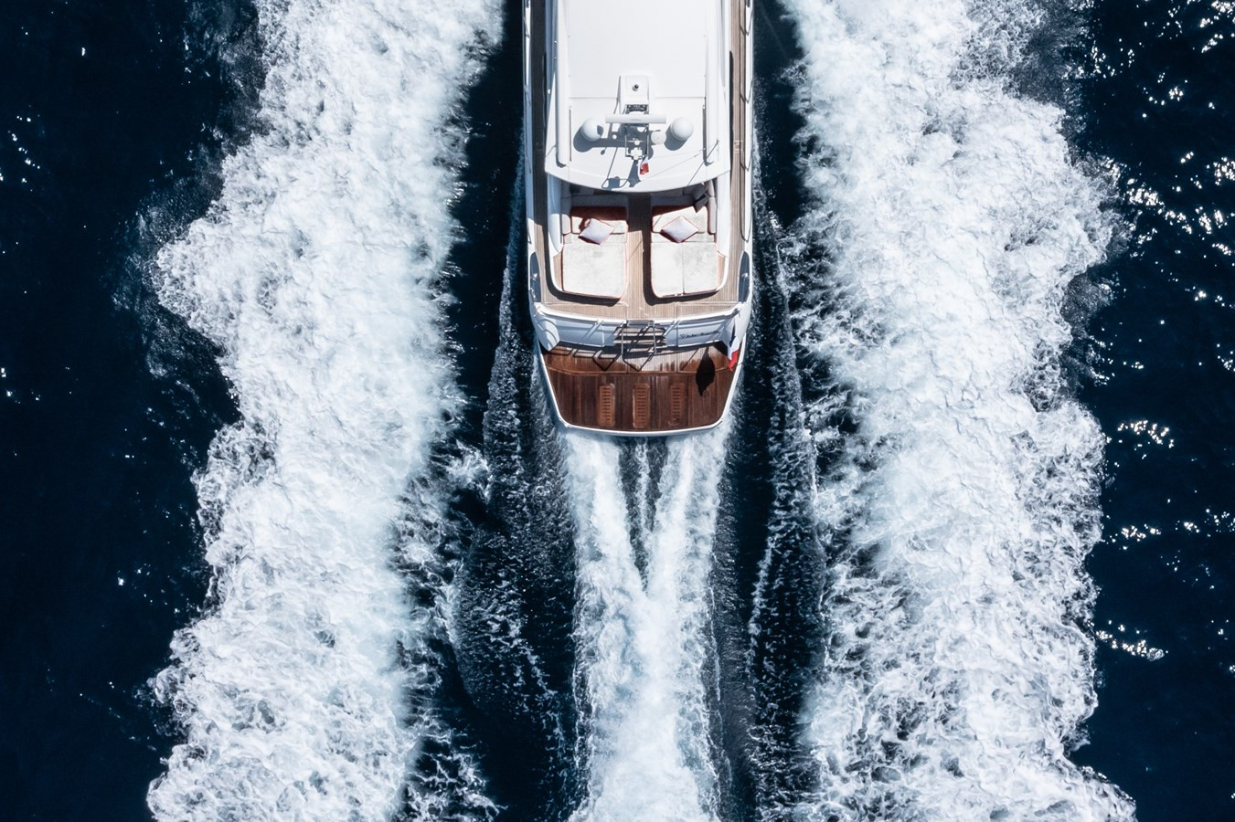 https://arconyachts.ams3.digitaloceanspaces.com/99058/conversions/large_4853760-optimize.jpg