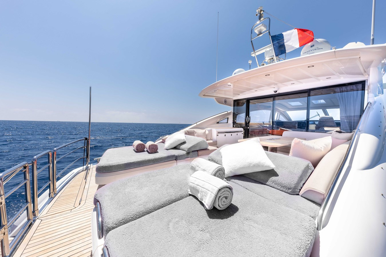 https://arconyachts.ams3.digitaloceanspaces.com/99075/conversions/large_4853766-optimize.jpg