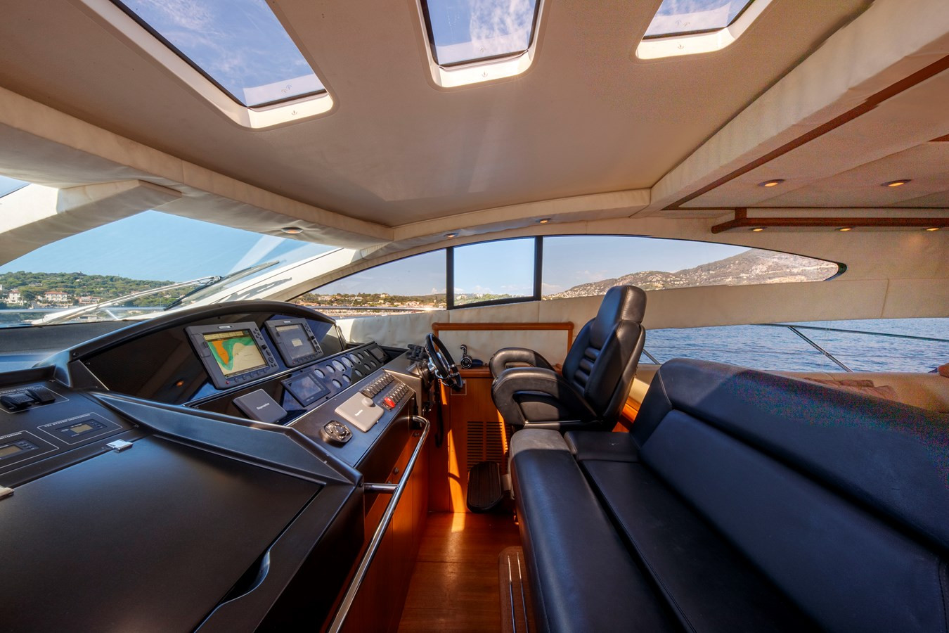 https://arconyachts.ams3.digitaloceanspaces.com/99195/conversions/large_3606050-optimize.jpg