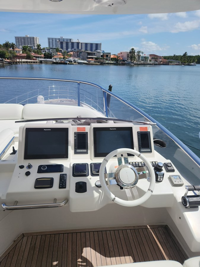 https://arconyachts.ams3.digitaloceanspaces.com/99306/conversions/large_4678396-optimize.jpg