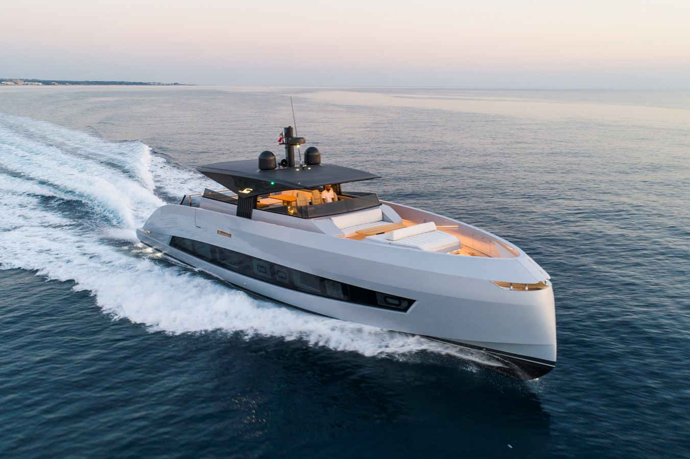 https://arconyachts.ams3.digitaloceanspaces.com/99307/conversions/large_4144494-optimize.jpg
