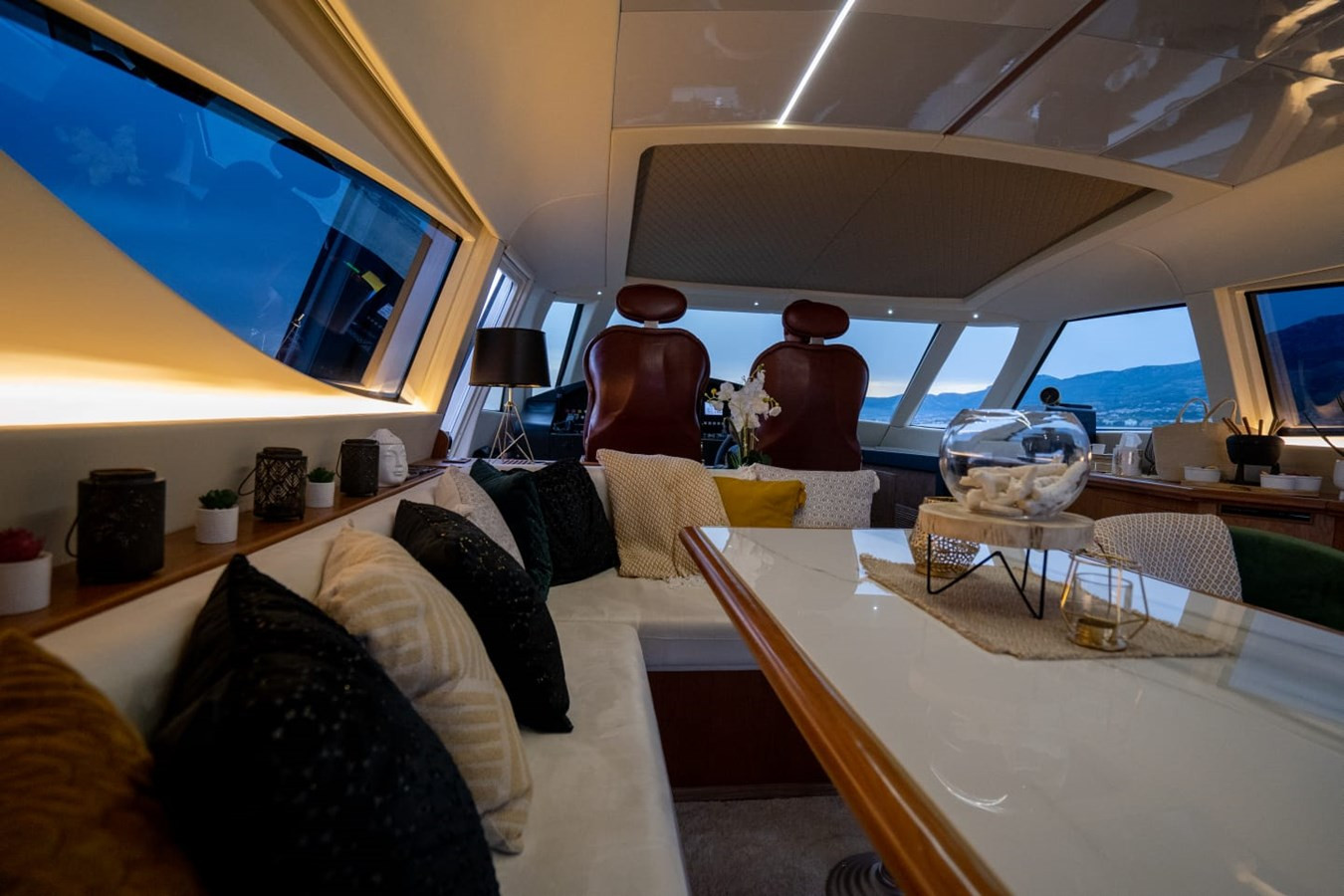 https://arconyachts.ams3.digitaloceanspaces.com/99311/conversions/large_3622178-optimize.jpg