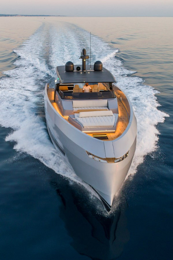 https://arconyachts.ams3.digitaloceanspaces.com/99316/conversions/large_4144498-optimize.jpg