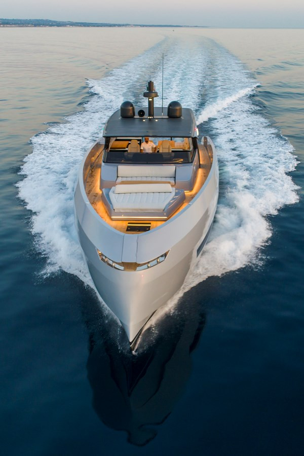 https://arconyachts.ams3.digitaloceanspaces.com/99319/conversions/large_4144499-optimize.jpg