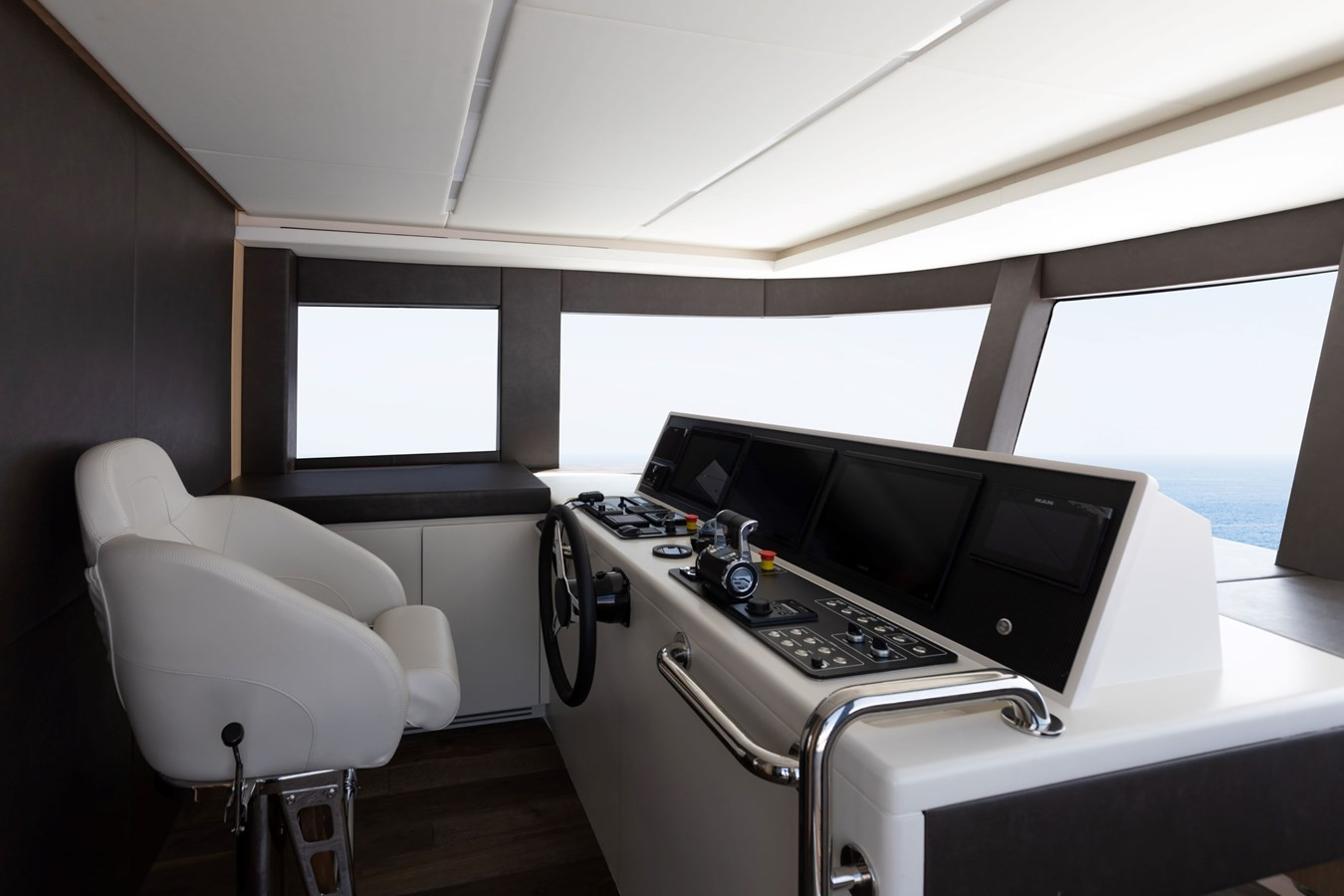 https://arconyachts.ams3.digitaloceanspaces.com/99370/conversions/large_4127654-optimize.jpg