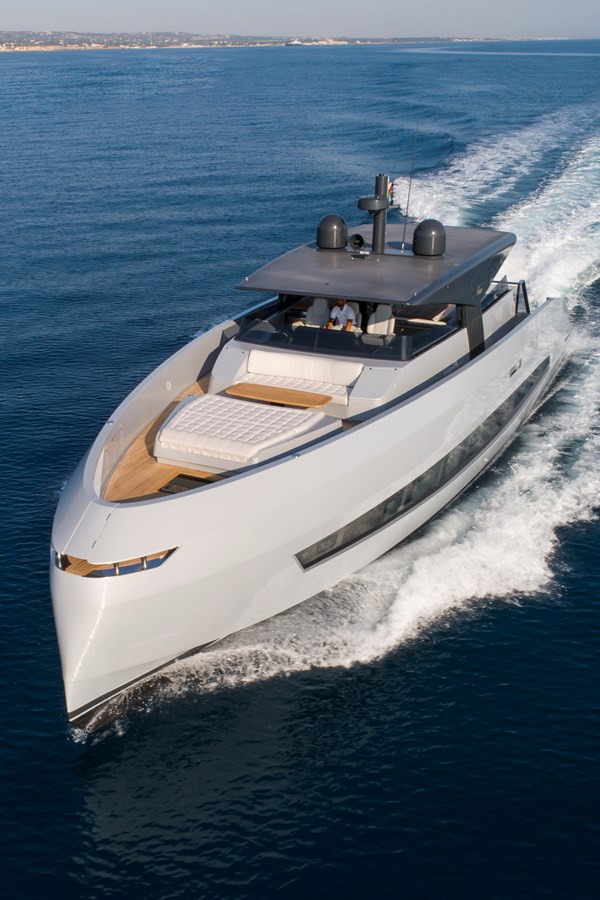 https://arconyachts.ams3.digitaloceanspaces.com/99417/conversions/large_4144536-optimize.jpg