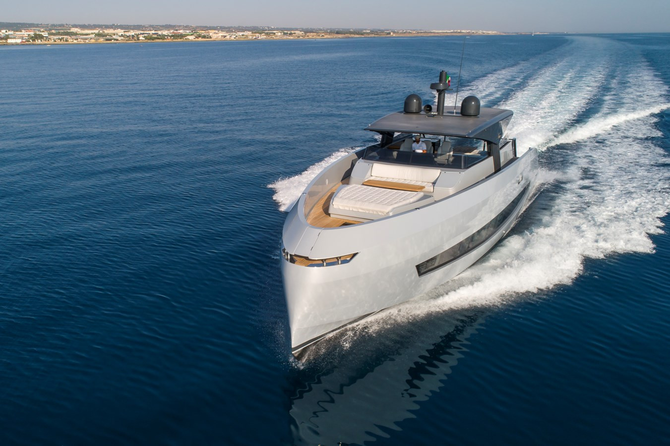 https://arconyachts.ams3.digitaloceanspaces.com/99432/conversions/large_4144541-optimize.jpg