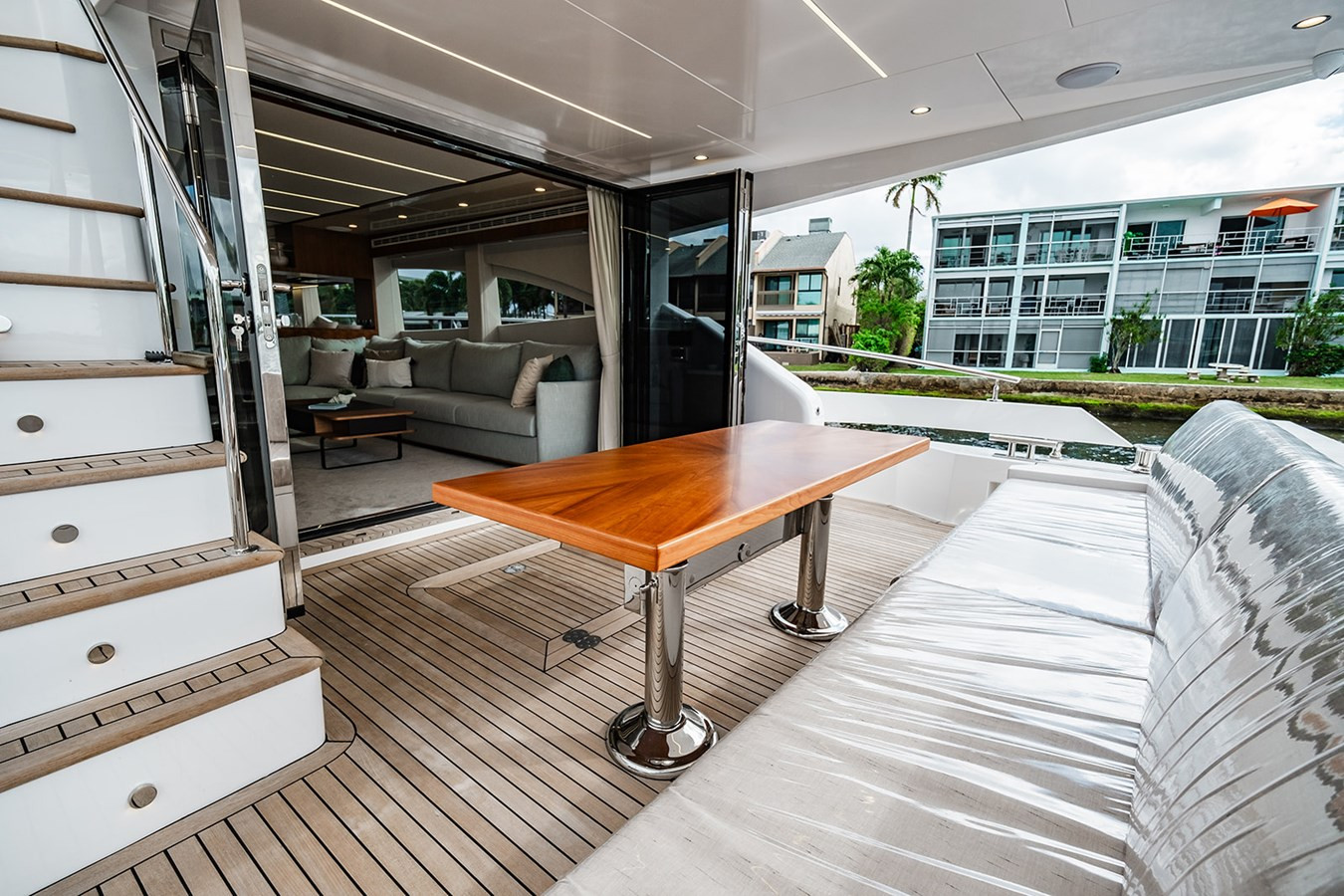 https://arconyachts.ams3.digitaloceanspaces.com/99518/conversions/large_4501355-optimize.jpg