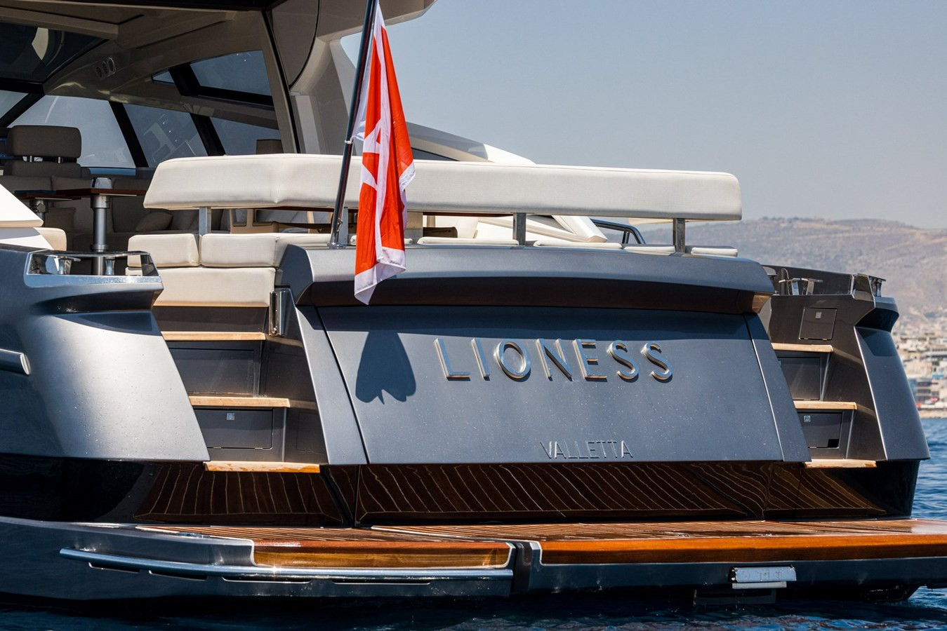 https://arconyachts.ams3.digitaloceanspaces.com/99569/conversions/large_4729268-optimize.jpg
