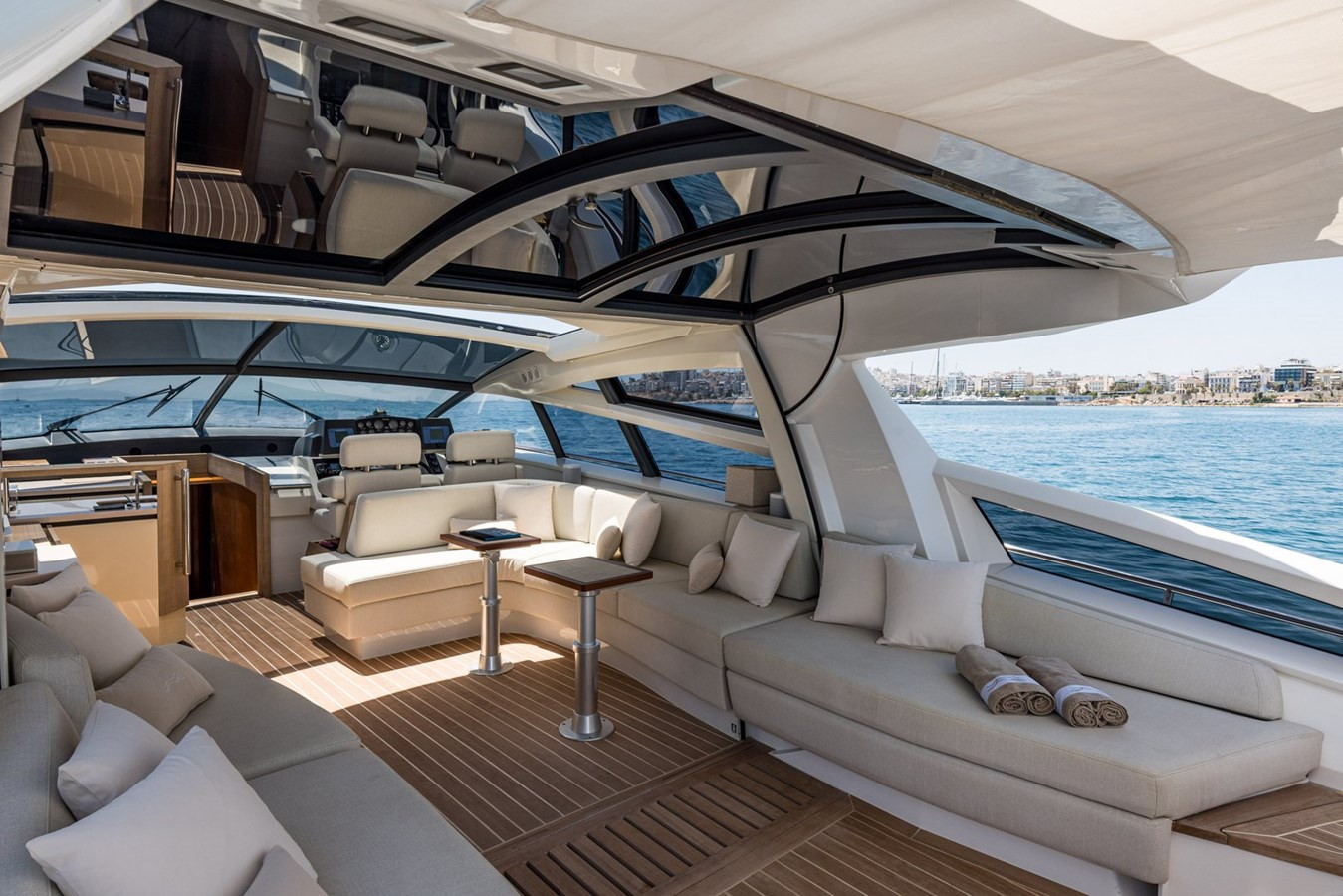https://arconyachts.ams3.digitaloceanspaces.com/99574/conversions/large_4729281-optimize.jpg