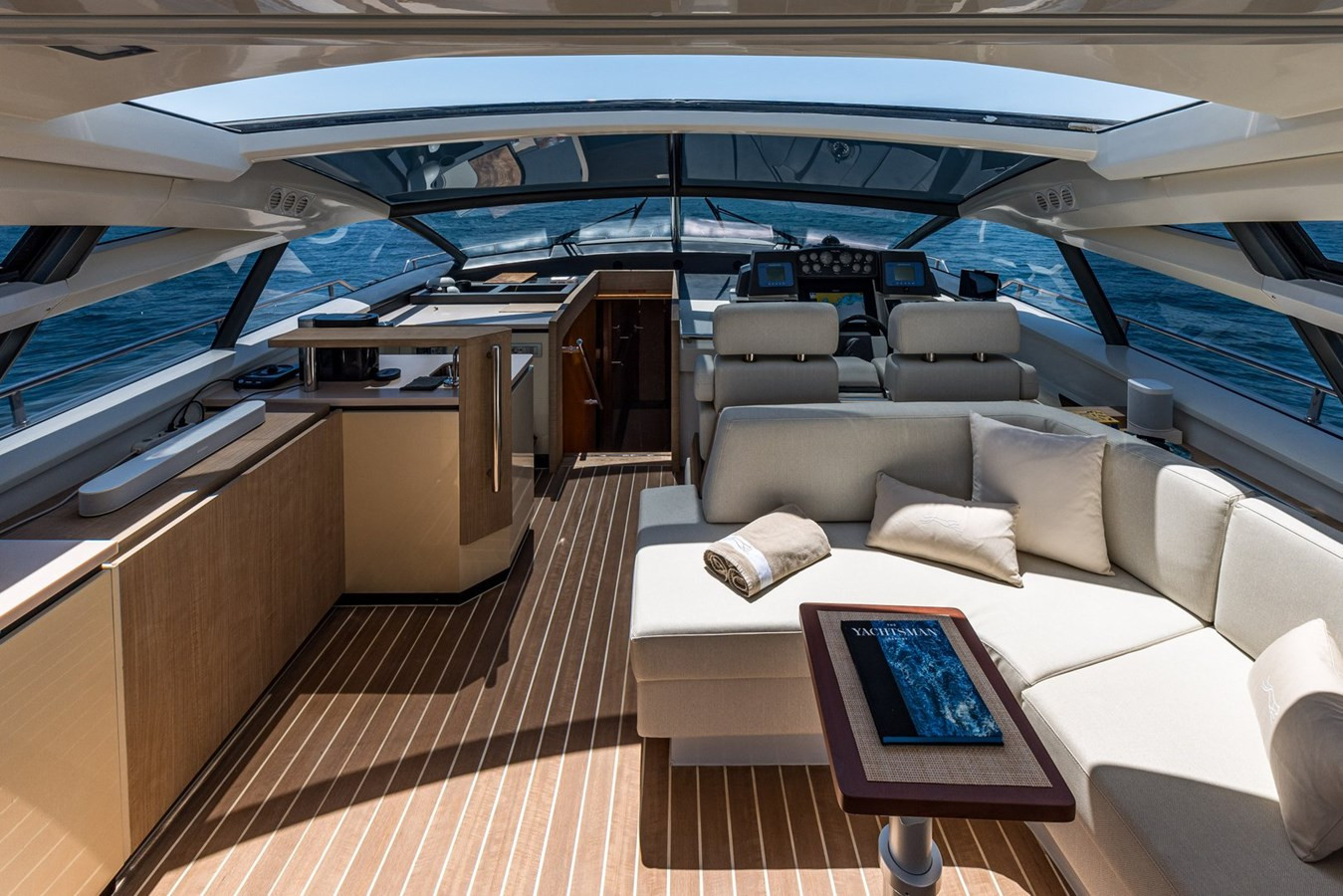 https://arconyachts.ams3.digitaloceanspaces.com/99586/conversions/large_4729285-optimize.jpg