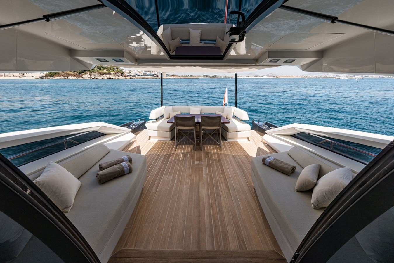 https://arconyachts.ams3.digitaloceanspaces.com/99593/conversions/large_4729283-optimize.jpg