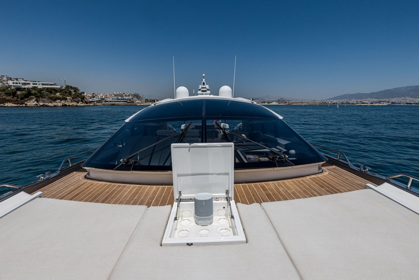 https://arconyachts.ams3.digitaloceanspaces.com/99610/conversions/large_4729287-optimize.jpg