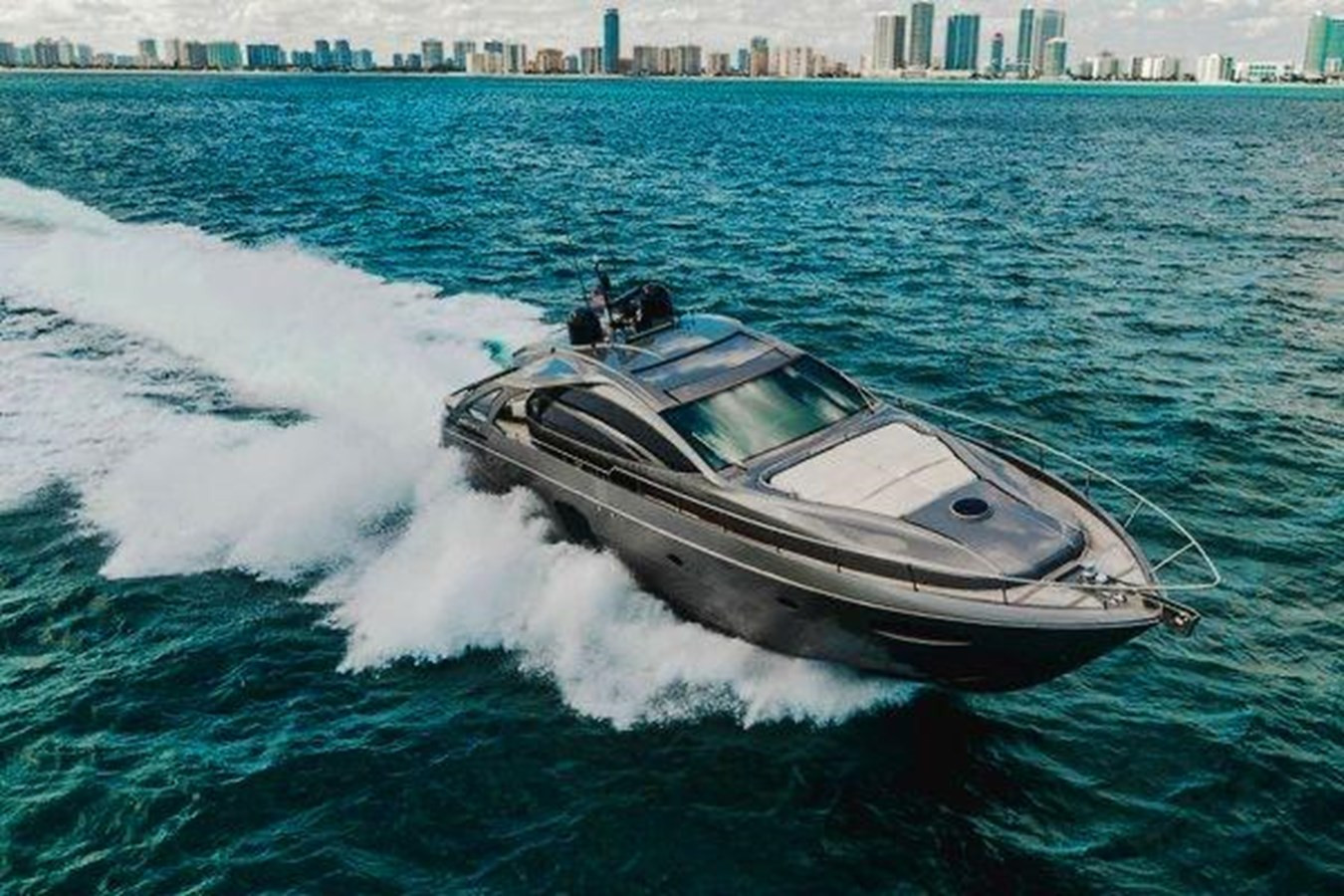 https://arconyachts.ams3.digitaloceanspaces.com/99619/conversions/large_4111234-optimize.jpg