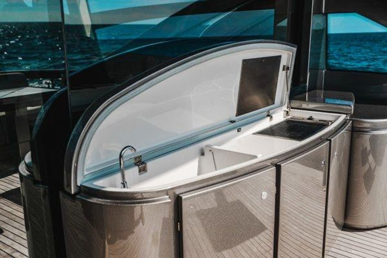 https://arconyachts.ams3.digitaloceanspaces.com/99670/conversions/large_4111252-optimize.jpg