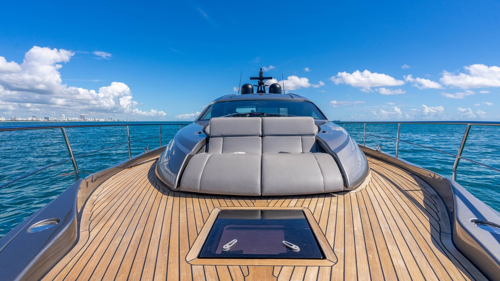 https://arconyachts.ams3.digitaloceanspaces.com/99714/conversions/large_4813991-optimize.jpg