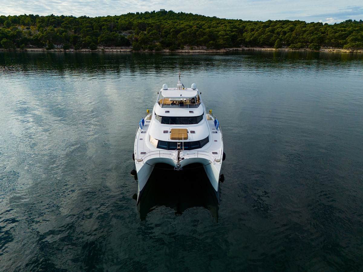 https://arconyachts.ams3.digitaloceanspaces.com/99733/conversions/large_4457967-optimize.jpg