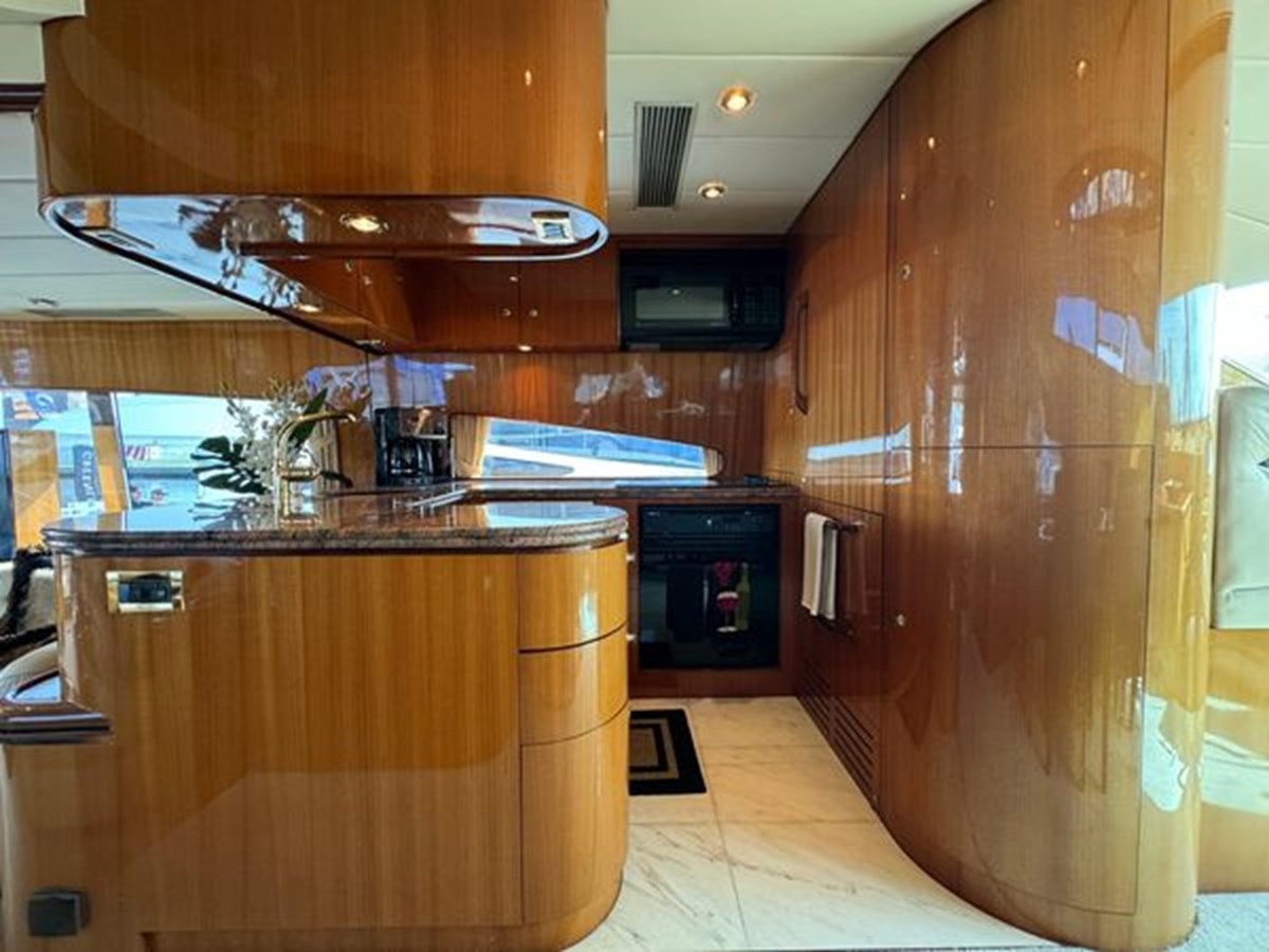 https://arconyachts.ams3.digitaloceanspaces.com/99788/conversions/large_4116121-optimize.jpg