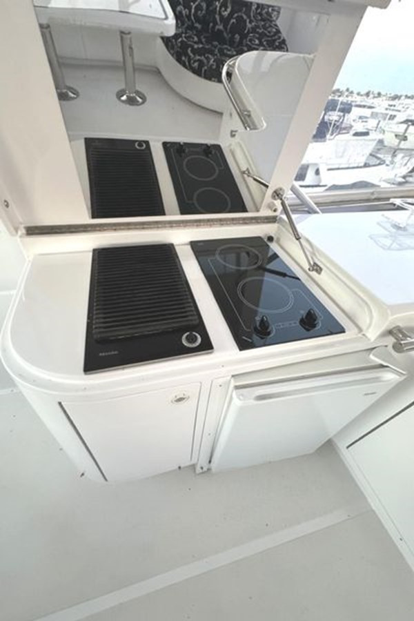 https://arconyachts.ams3.digitaloceanspaces.com/99891/conversions/large_4116156-optimize.jpg