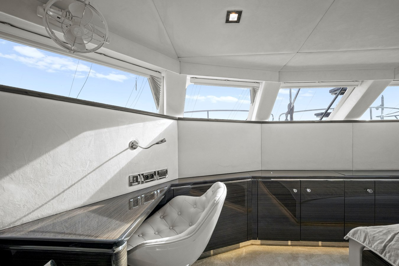 https://arconyachts.ams3.digitaloceanspaces.com/99897/conversions/large_4457938-optimize.jpg