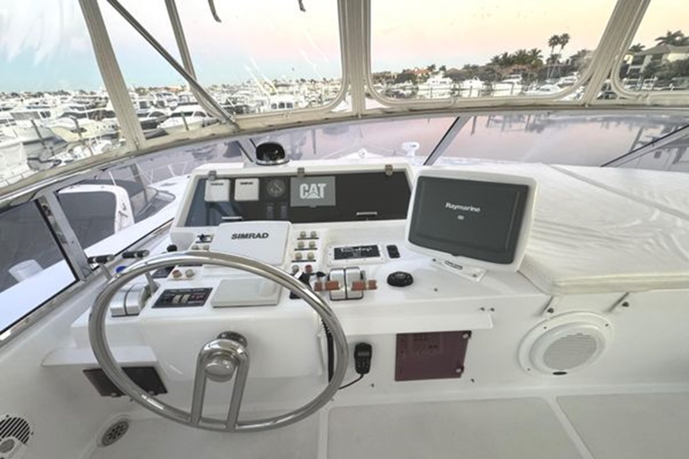 https://arconyachts.ams3.digitaloceanspaces.com/99901/conversions/large_4116160-optimize.jpg